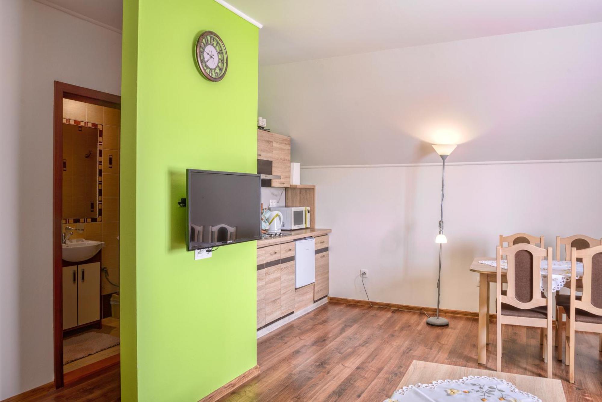 Vela Apartamento Maly Slavkov Exterior foto